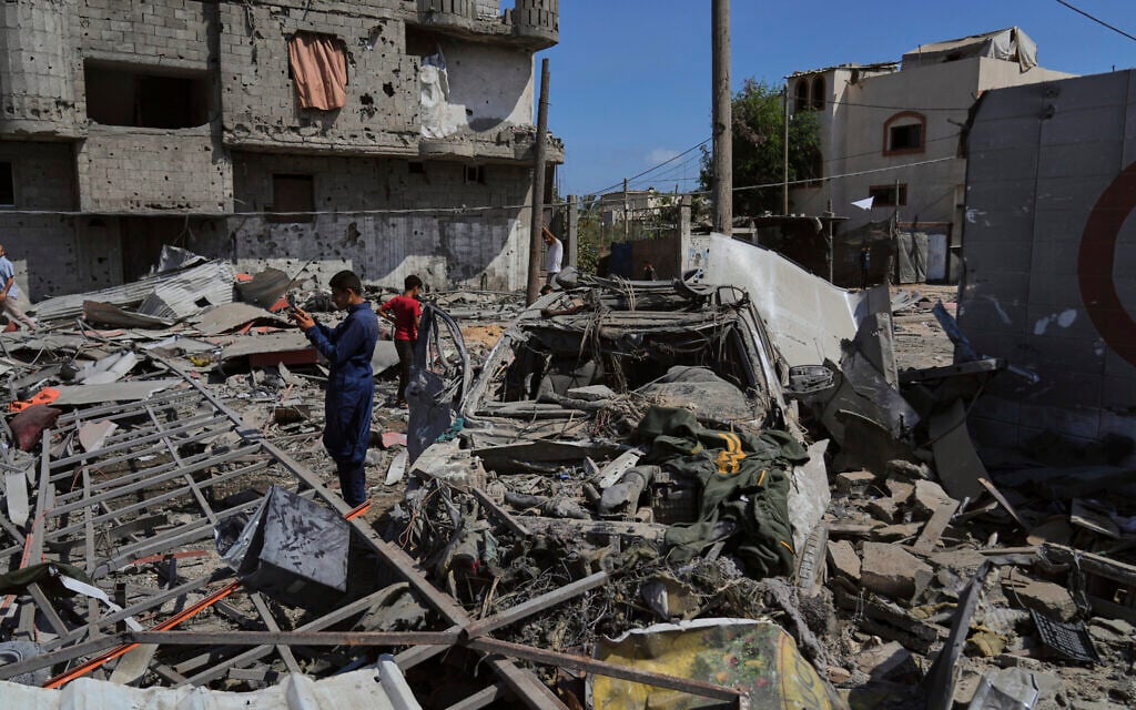 Several IDF troops hurt in Gaza fighting as Palestinians reported killed at aid site