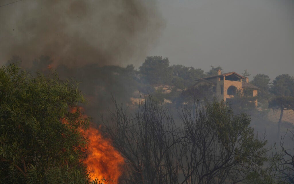 Israel to dispatch aircraft to Cyprus to help battle deadly wildfire