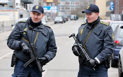 Danish police officers in Copenhagen, Denmark, February 15, 2015. (Michael Probst/AP)