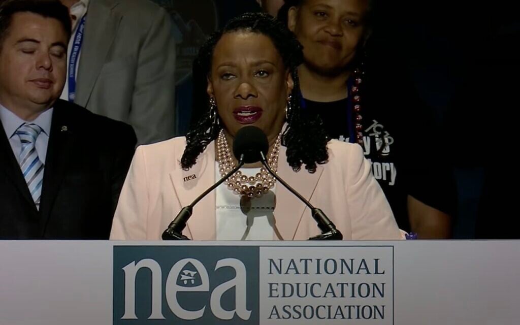 Largest US teachers union narrowly votes to cut ties with ADL