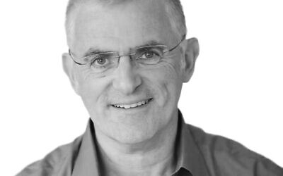 Daniel Taub (Leah Finn)
