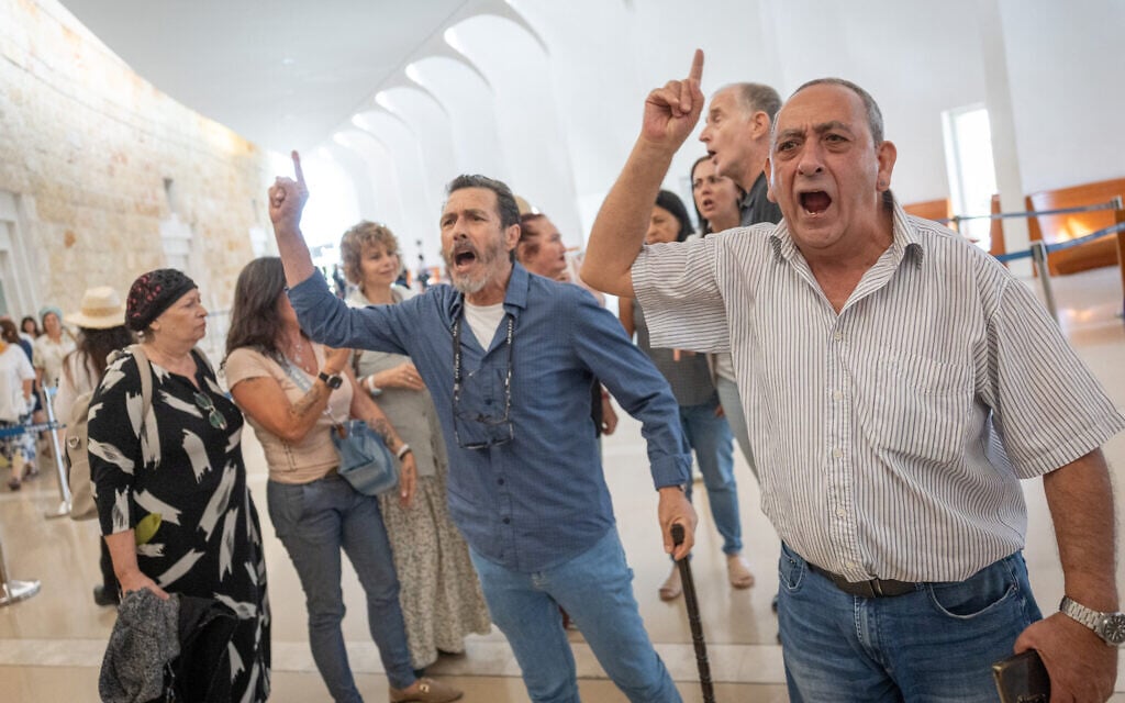 Top justice decries ‘injury to democracy’ as hecklers disrupt hearing on Shin Bet appointment