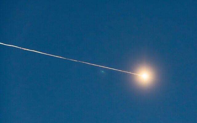 An Israeli air defense system launches an interceptor missile toward an incoming missile fired from Yemen, as seen from Jerusalem, July 10, 2025. (Yonatan Sindel/Flash90)