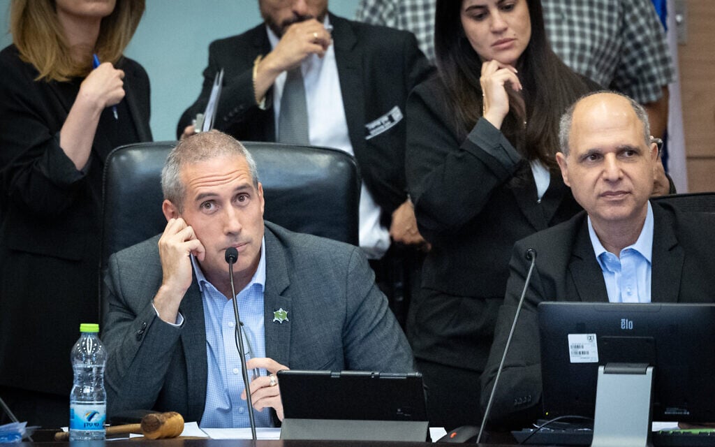 MK Hanoch Milwidsky (left) chairs a meeting of the Knesset Finance Committee, July 29, 2025. (Chaim Goldberg/Flash90)
