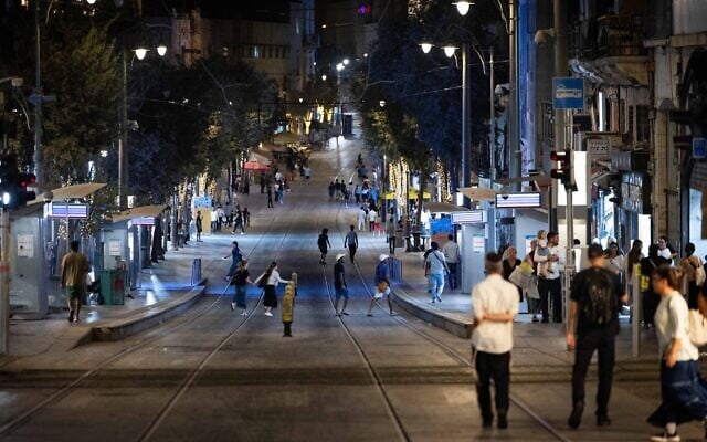 People run to take cover in Jerusalem, as an alarm is sounded warning for incoming ballistic missiles fired from Yemen into Israel, July 29, 2025. (Chaim Goldberg/Flash90) People run to take cover in Jerusalem, as an alarm is sounded warning for incoming ballistic missiles fired from Yemen into Israel, July 29, 2025. (Chaim Goldberg/Flash90)