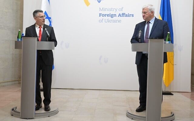 Foreign Minister Gideon Sa'ar alongside his Ukrainian counterpart Andrii Sybiha in Kyiv, Ukraine, July 23, 2025. (Shlomi Amsalem/GPO) Foreign Minister Gideon Sa'ar alongside his Ukrainian counterpart Andrii Sybiha in Kyiv, Ukraine, July 23, 2025. (Shlomi Amsalem/GPO)