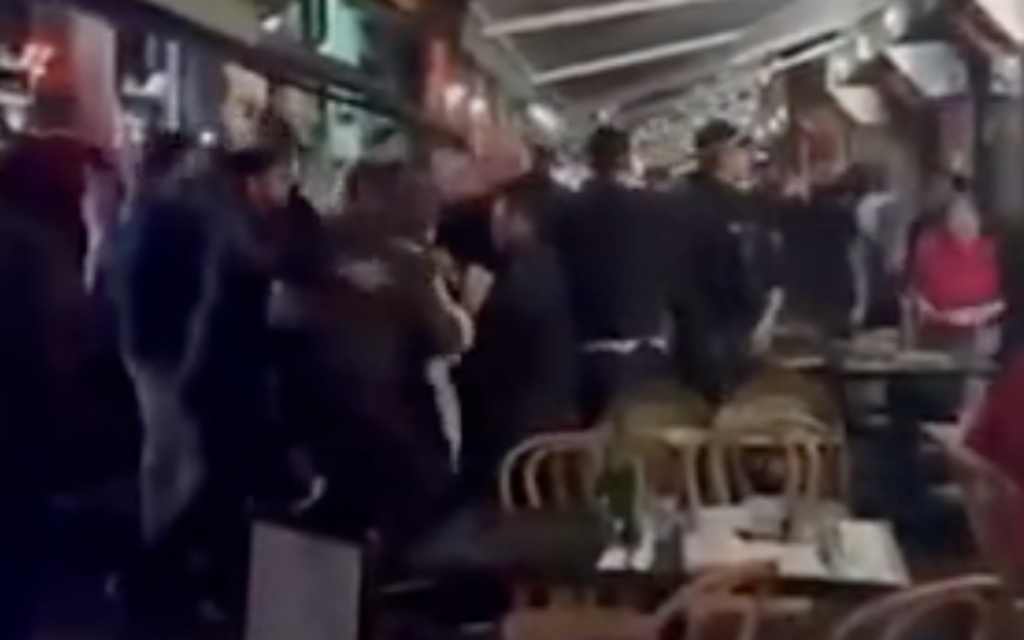 Israeli restaurant attacked, synagogue torched within minutes of each other in Melbourne