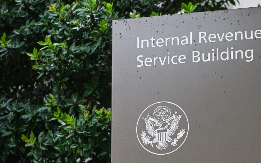 Reversing decades-old ban, US tax agency says clergy may endorse political candidates