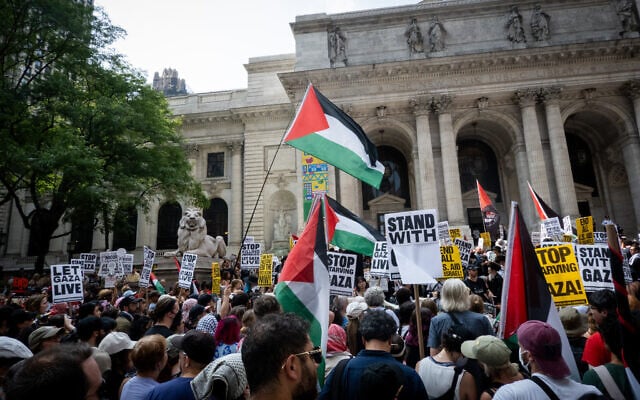 Anti-Israel protesters in New York City, August 16, 2025. (Luke Tress/Times of Israel)