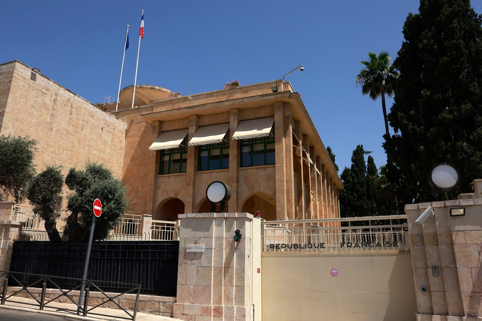 NextImg:France threatens ‘strong response’ if Israel closes its Jerusalem consulate