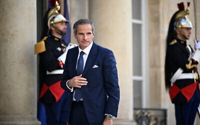 Director General of the International Atomic Energy Agency (IAEA) Rafael Grossi arrives for a meeting with the French president at the Elysee Palace in Paris on June 25, 2025. (JULIEN DE ROSA / AFP)