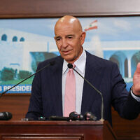 US ambassador to Turkey and special envoy for Syria Tom Barrack speaks during a joint press conference following his meeting with Lebanon's president at the Presidential Palace in Baabda on August 18, 2025. (ANWAR AMRO / AFP)