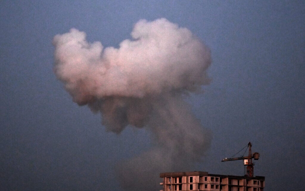 Smoke rises following an explosion during a night mass drone and missile strikes on Kyiv on August 28, 2025, during the Russian invasion of Ukraine. (Sergei SUPINSKY / AFP)