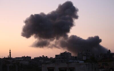 Smoke billows after an Israeli strike in Al-Bureij camp in the central Gaza Strip, on August 29, 2025(Eyad Baba/AFP) Smoke billows after an Israeli strike in Al-Bureij camp in the central Gaza Strip, on August 29, 2025(Eyad Baba/AFP)