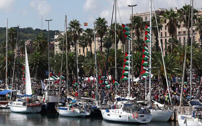 Boats of the flotilla aimed at breaking the blockade of the Gaza Strip, moored at the port of Barcelona, on August 31, 2025 (Lluis GENE / AFP)