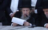 Rabbi Dov Lando addresses an anti-enlistment conference in Bnei Brak, July 31, 2025. (Daniel Nafusi)