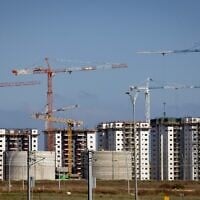 View of a construction site in Ashkelon, July 19, 2022. (Nati Shohat/Flash90)