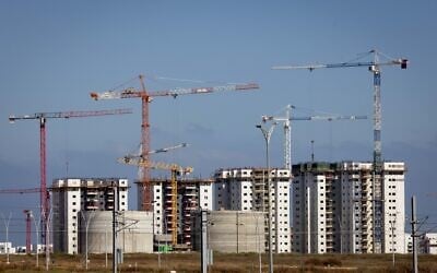 View of a construction site in Ashkelon, July 19, 2022. (Nati Shohat/Flash90)