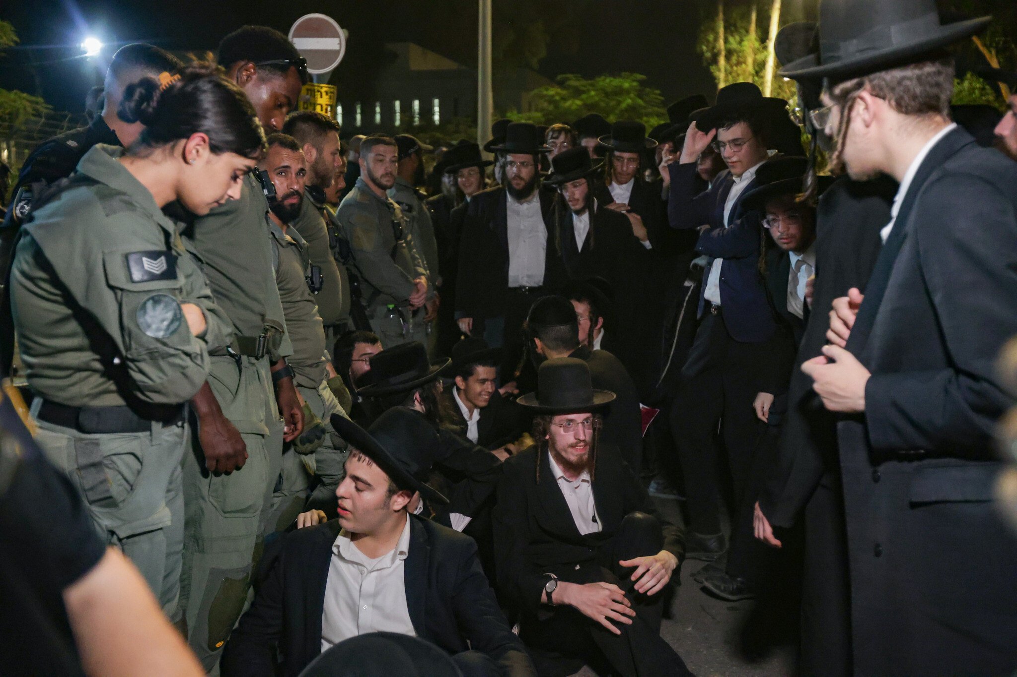 Daily Briefing Aug. 20: Day 684 – As 60,000 reservists called up, Haredim step up war on draft