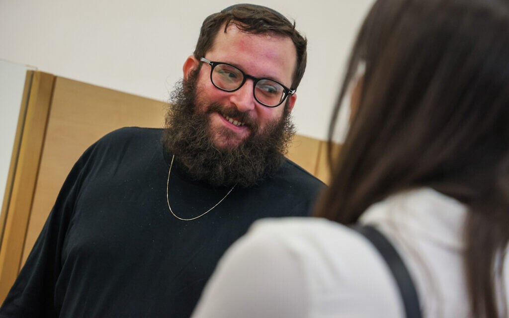 Jonatan Urich, who was arrested as part of the Qatargate investigation, arrives at a court hearing in Lod on August 19, 2025. (Jonathan Shaul/Flash90)