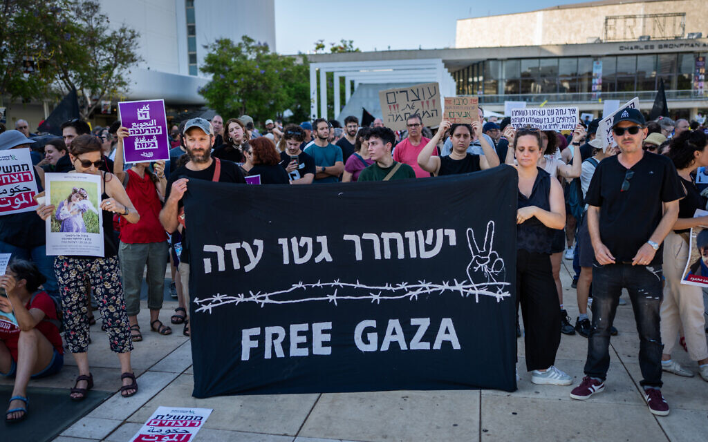 Activists demonstrate against the war in Gaza and the humanitarian crisis that it has created, in Tel Aviv, on August 23, 2025. (Erik Marmor/Flash90) Activists demonstrate against the war in Gaza and the humanitarian crisis that it has created, in Tel Aviv, on August 23, 2025. (Erik Marmor/Flash90)