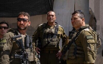 IDF chief Eyal Zamir, center, during a tour of Gaza on August 27, 2025. (IDF spokesperson)