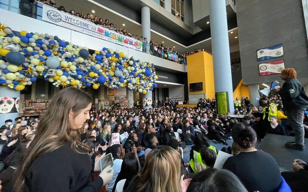 Concerned by antisemitism, parents lead effort to launch new Jewish high school in Chicago