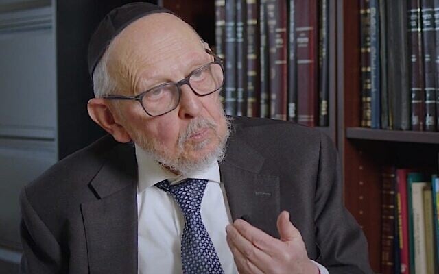 Rabbi Yosef Blau, former spiritual adviser at Yeshiva University, addresses members of Smol Emuni, an organization of liberal observant Jews, in a video shown at their conference in March, 2025. (Courtesy Smol Muni via JTA)