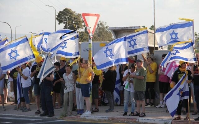 Protesters demanding a deal to free hostages held in Gaza and an end to the war gather at Nahalal Junction, northern Israel, August 16, 2025. (Reuven G.Sz/Pro-Democracy Protest Movement)