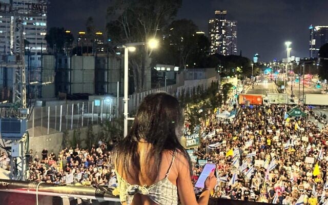 Einav Zangauker, whose son Matan is held hostage in Gaza, speaks to protesters on Begin Road, Tel Aviv, August 16, 2025. (Vardit Alon-Korpel/Pro-Democracy Protest Movement)