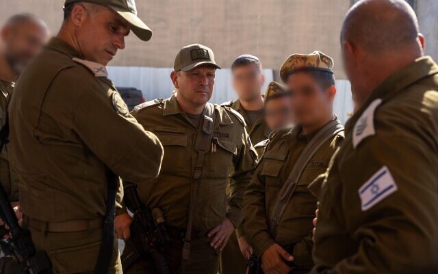 IDF Ground Forces Commander Maj. Gen. Nadav Lotan tours the Border Defense Corps school, August 26, 2025. (Israel Defense Forces) IDF Ground Forces Commander Maj. Gen. Nadav Lotan tours the Border Defense Corps school, August 26, 2025. (Israel Defense Forces)