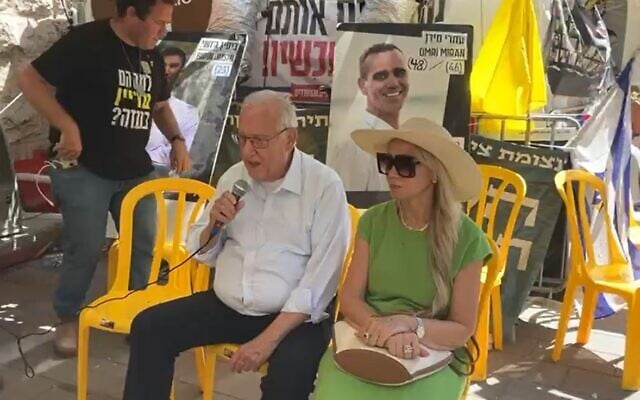 Former president Reuven Rivlin speaks to a crowd gathered in a hostages' families protest tent in Jerusalem on August 17, 2025. (Screenshot/Hostages and Missing Families Forum)