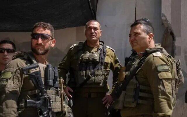 IDF chief Eyal Zamir, center, during a tour of Gaza on August 27, 2025. (IDF spokesperson)