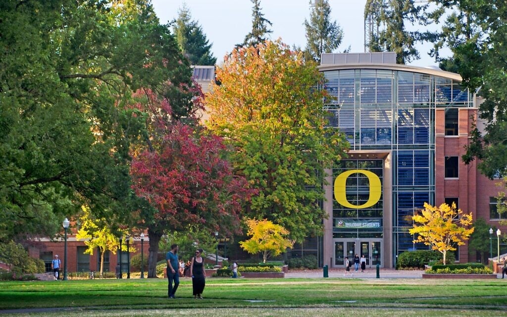 Jewish Studies faculty at U of Oregon rally to protect their jobs from feared budget cuts