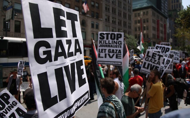 People gather during the "Stand with Gaza" protest at Bryant Park in New York on August 16, 2025. (Leonardo Munoz/AFP) People gather during the "Stand with Gaza" protest at Bryant Park in New York on August 16, 2025. (Leonardo Munoz/AFP)