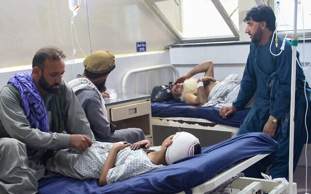 Injured Afghan people receive treatment at a hospital after an earthquake in Afghanistan's Jalalabad on September 1, 2025. (Aimal ZAHIR / AFP) Injured Afghan people receive treatment at a hospital after an earthquake in Afghanistan's Jalalabad on September 1, 2025. (Aimal ZAHIR / AFP)