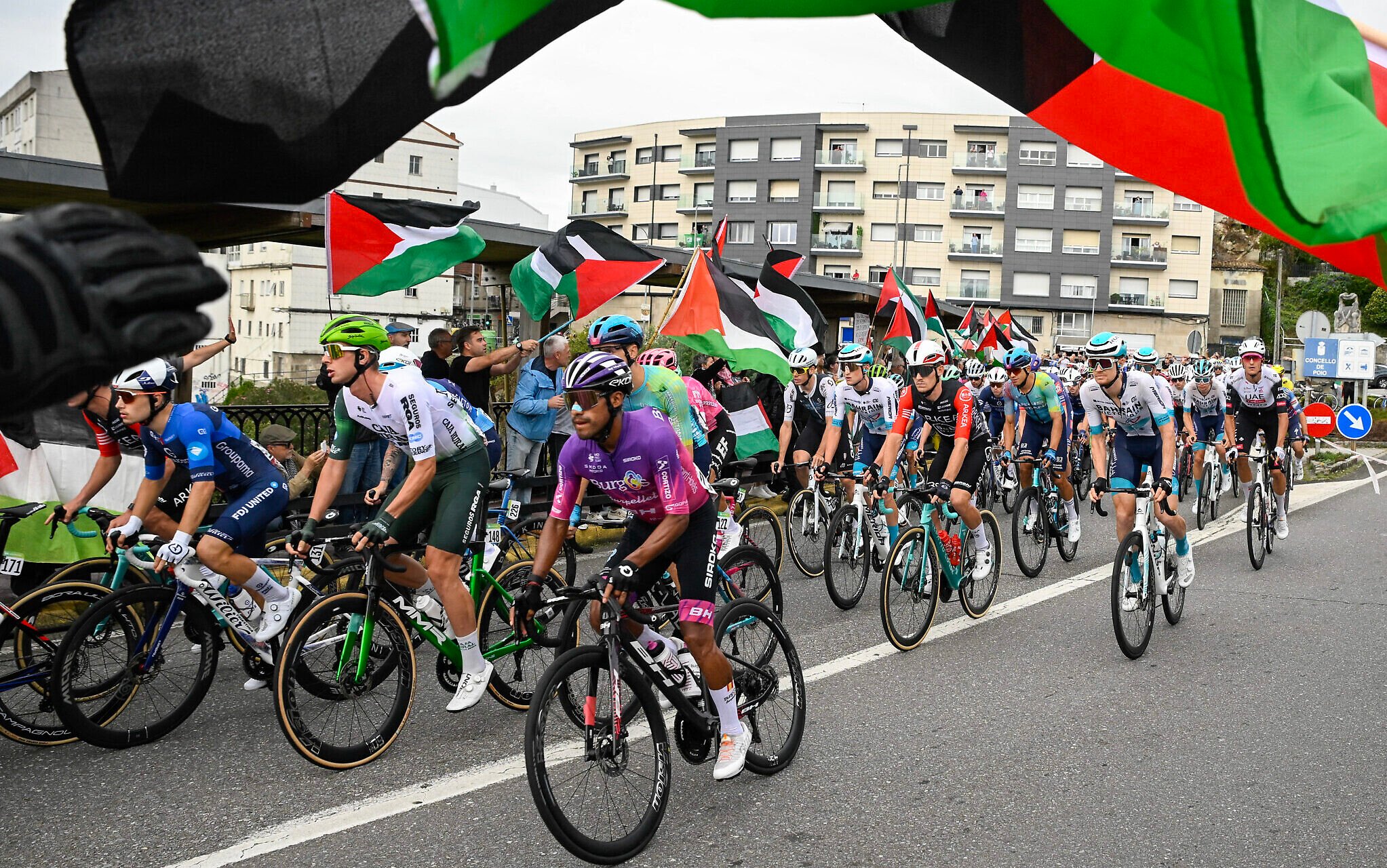 Vuelta director vows cycling race to go ahead after latest anti-Israel disruption