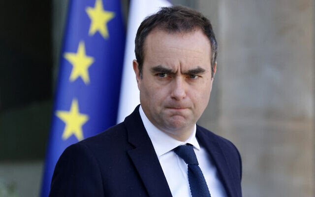 France's Minister of Armed Forces Sebastien Lecornu leaves the Elysee presidential palace after the weekly cabinet meeting in Paris on March 5, 2025. (Photo by Ludovic MARIN / AFP) France's Minister of Armed Forces Sebastien Lecornu leaves the Elysee presidential palace after the weekly cabinet meeting in Paris on March 5, 2025. (Photo by Ludovic MARIN / AFP)