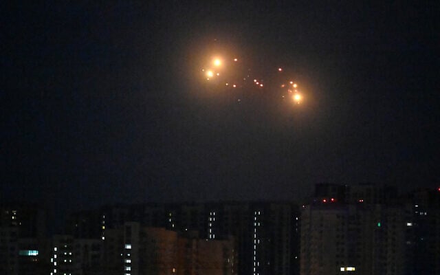 The Ukrainian air defence fires at Russian drones above Kyiv during night mass drone and missile strikes on Ukraine amid the Russian invasion of Ukraine, September 10, 2025. (Sergei Supinsky/AFP) The Ukrainian air defence fires at Russian drones above Kyiv during night mass drone and missile strikes on Ukraine amid the Russian invasion of Ukraine, September 10, 2025. (Sergei Supinsky/AFP)