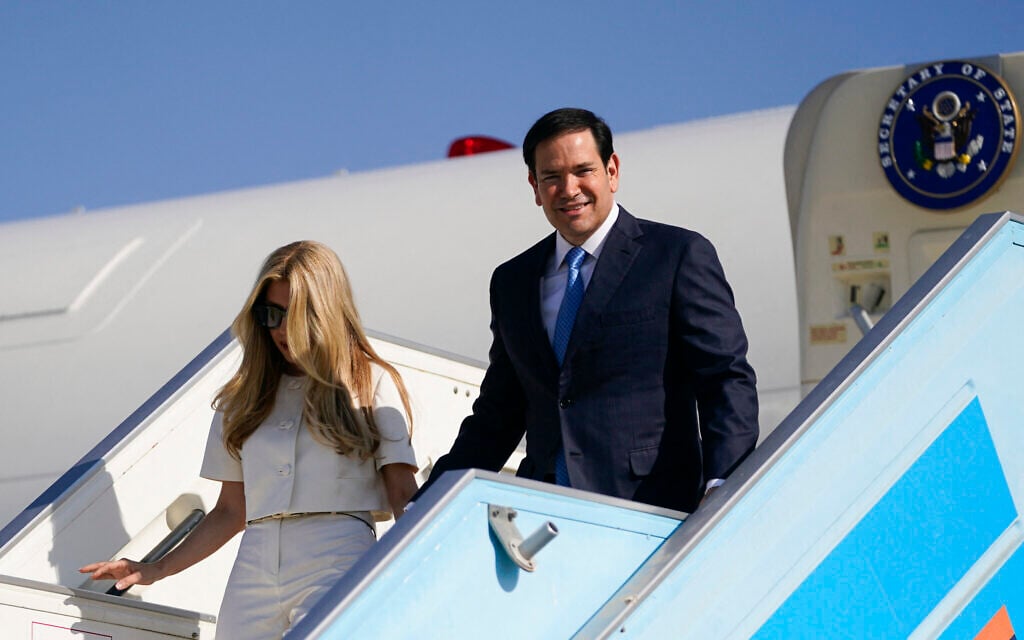 US Secretary of State Marco Rubio and his wife Jeanette Dousdebes, arrive at Ben Gurion Airport on September 14, 2025. (Nathan Howard / POOL / AFP) US Secretary of State Marco Rubio and his wife Jeanette Dousdebes, arrive at Ben Gurion Airport on September 14, 2025. (Nathan Howard / POOL / AFP)