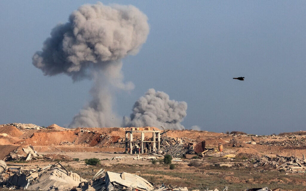 This picture taken from a position at Israel's border with the Gaza Strip shows smoke billowing during an Israeli strike on September 17, 2025. (Jack GUEZ / AFP) This picture taken from a position at Israel's border with the Gaza Strip shows smoke billowing during an Israeli strike on September 17, 2025. (Jack GUEZ / AFP)