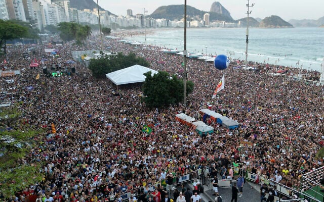 This aerial view shows demonstrators attending a protest against a constitutional amendment known as the Shielding Project, which requires Congress to authorize any criminal charges against deputies and senators through a secret vote, in Rio de Janeiro, Brazil, on September 21, 2025 (Pablo PORCIUNCULA / AFP) This aerial view shows demonstrators attending a protest against a constitutional amendment known as the Shielding Project, which requires Congress to authorize any criminal charges against deputies and senators through a secret vote, in Rio de Janeiro, Brazil, on September 21, 2025 (Pablo PORCIUNCULA / AFP)