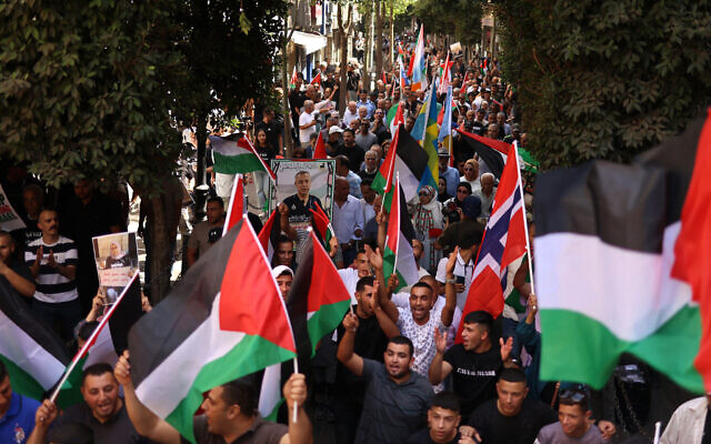 Palestinians chant slogans during a gathering in Ramallah in the West Bank on September 23, 2025, expressing their support for countries formally recognizing the state of Palestine. (Zain JAAFAR / AFP) Palestinians chant slogans during a gathering in Ramallah in the West Bank on September 23, 2025, expressing their support for countries formally recognizing the state of Palestine. (Zain JAAFAR / AFP)