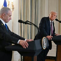 US President Donald Trump and Israeli Prime Minister Benjamin Netanyahu (L) participate in a press conference in the State Dining Room of the White House in Washington, DC on September 29, 2025. (Jim WATSON / AFP)