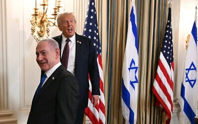 US President Donald Trump and Prime Minister Benjamin Netanyahu depart at the conclusion of a joint press conference in the State Dining Room of the White House in Washington, DC, on September 29, 2025. (Jim WATSON / AFP) US President Donald Trump and Prime Minister Benjamin Netanyahu depart at the conclusion of a joint press conference in the State Dining Room of the White House in Washington, DC, on September 29, 2025. (Jim WATSON / AFP)