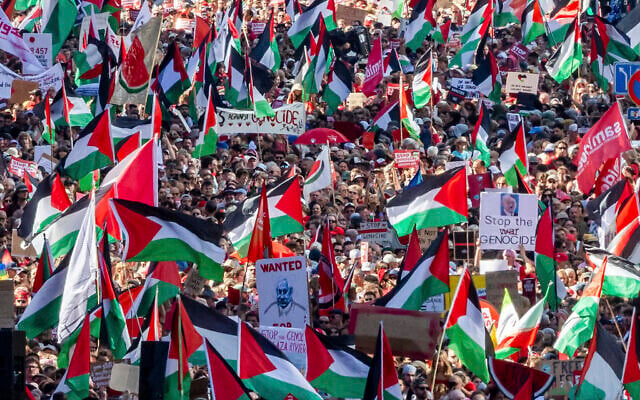 People wave Palestinian flags as they march during a demonstration in the center of Brussels, Sunday, Sept. 7, 2025. (AP Photo/Geert Vanden Wijngaert) People wave Palestinian flags as they march during a demonstration in the center of Brussels, Sunday, Sept. 7, 2025. (AP Photo/Geert Vanden Wijngaert)