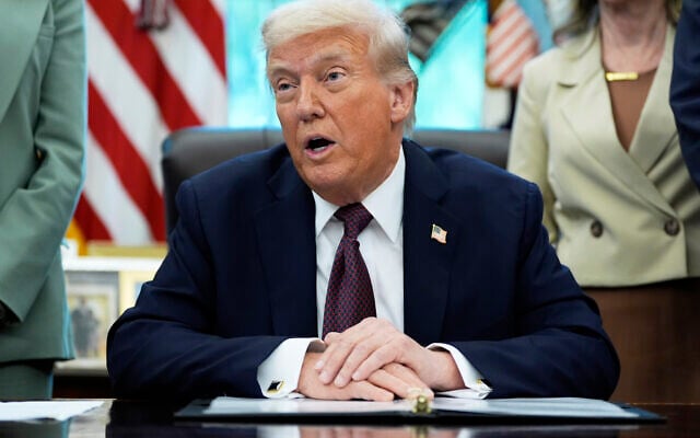 US President Donald Trump speaks in the Oval Office of the White House, Monday, Sept. 15, 2025, in Washington. (AP Photo/Alex Brandon)
