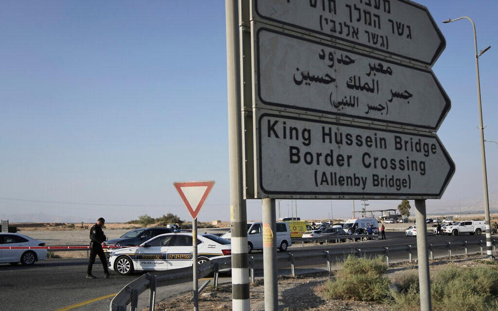 Israeli police stand guard near the site of a shooting attack where two soldiers were killed at the Allenby Bridge Crossing between the West Bank and Jordan, September 18, 2025. (AP Photo/Mahmoud Illean) Israeli police stand guard near the site of a shooting attack where two soldiers were killed at the Allenby Bridge Crossing between the West Bank and Jordan, September 18, 2025. (AP Photo/Mahmoud Illean)