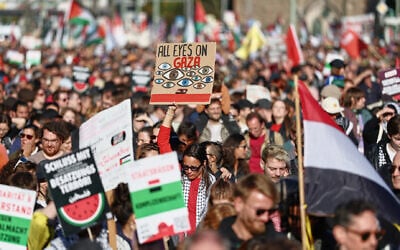 People protest against Israel during a pro-Palestinian, anti-Israel demonstration in Berlin, Germany, September 27, 2025. (AP Photo/Christoph Soeder) People protest against Israel during a pro-Palestinian, anti-Israel demonstration in Berlin, Germany, September 27, 2025. (AP Photo/Christoph Soeder)