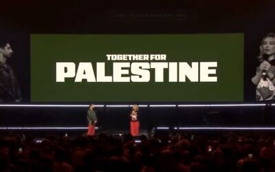 Florence Pugh addresses the "Together for Palestine" concert in London on September 17, 2025. (X screenshot)